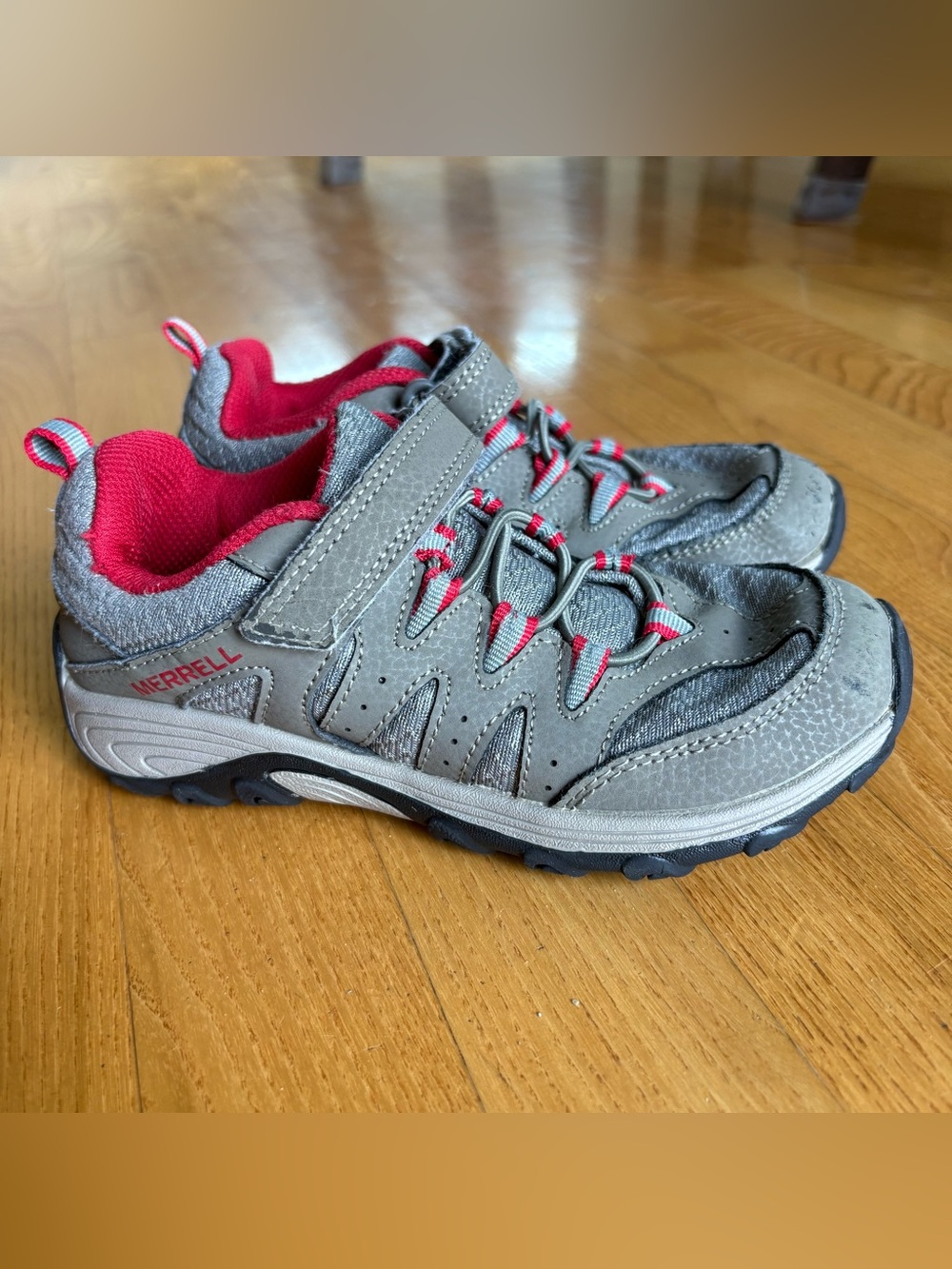Merrell Outback Low 2 hiking shoes Toddler Kids Red Gray Sneakers Size 12.5